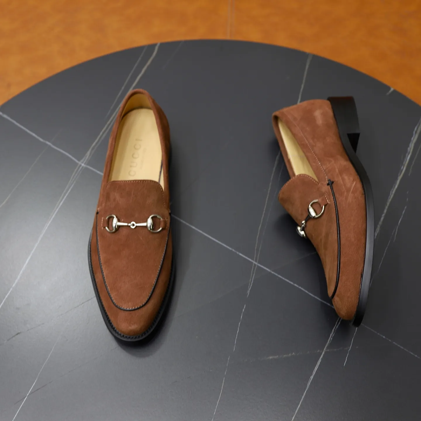 Men's shoes: 260🙅‍♂️🙅‍♂️🙅‍♂️Niuli Brand: GUCCI Size: 38-44 (45 can be customized) Level: Counter classic Material: Original soft cowhide upper Comfortable cowhide lining Original lightweight outsole Style category: Business casual footwear Driving leather shoes Color: Actual picture color